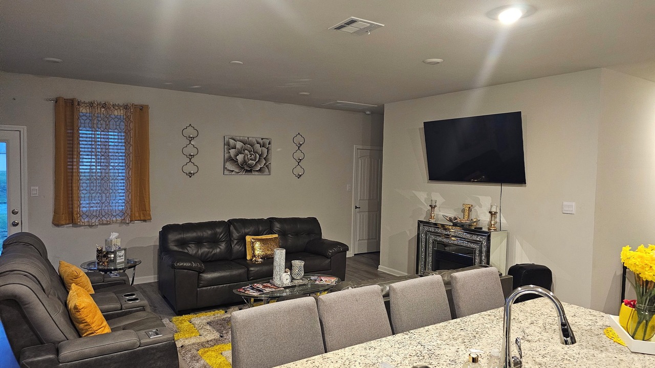 Photo of Livingroom in Slidell