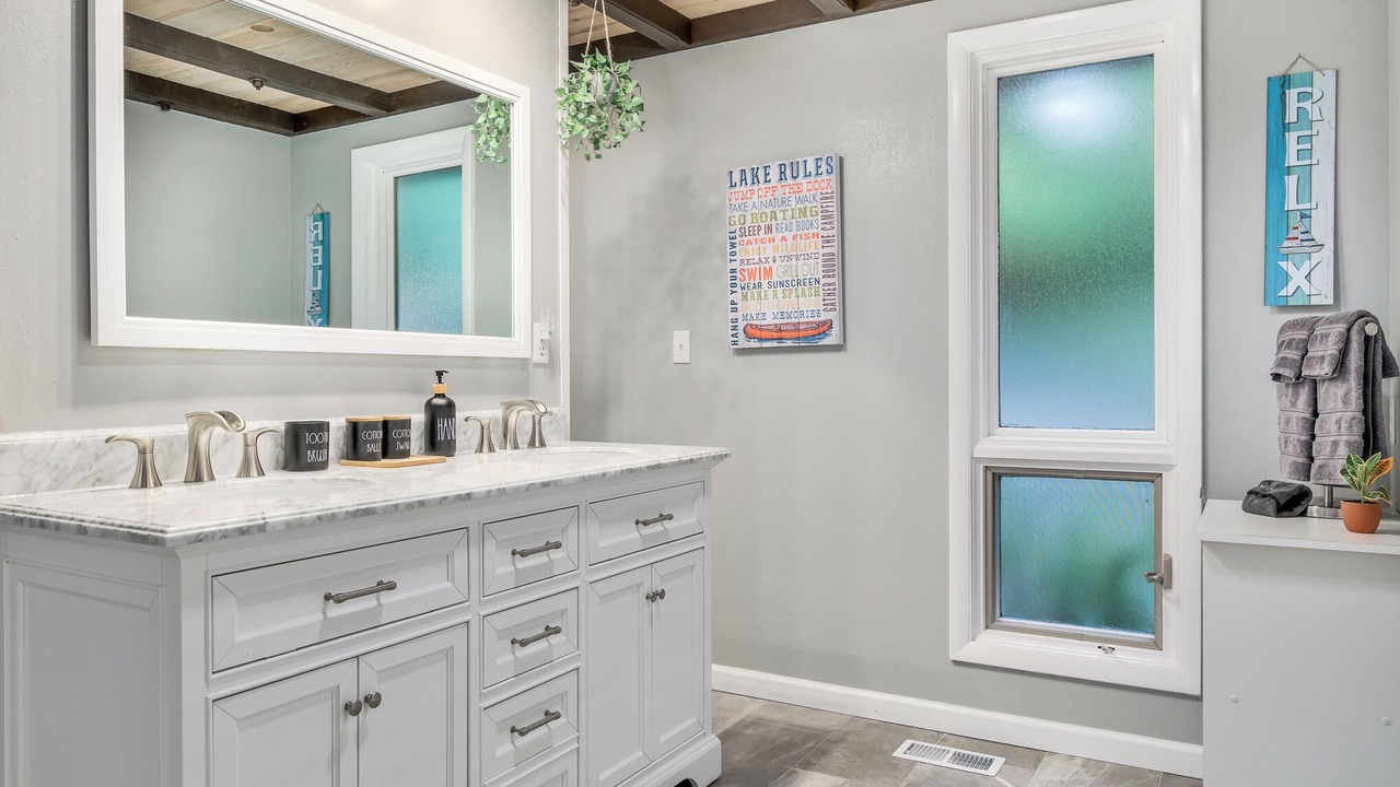 Photo of Bathroom in Lakeside