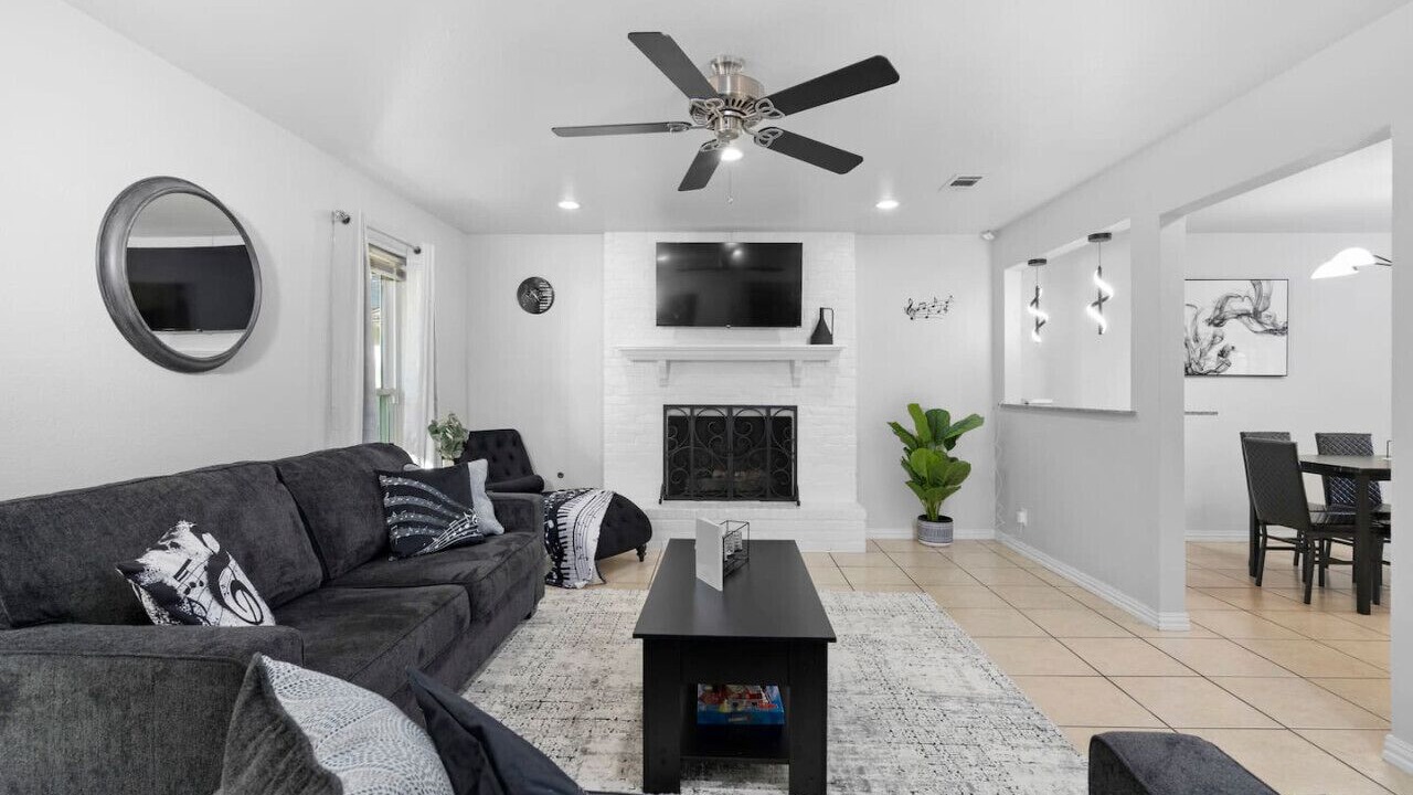 Photo of Livingroom in Sweetbriar