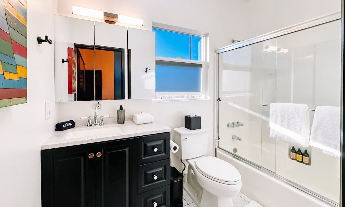 Photo of Bathroom in Mar Vista
