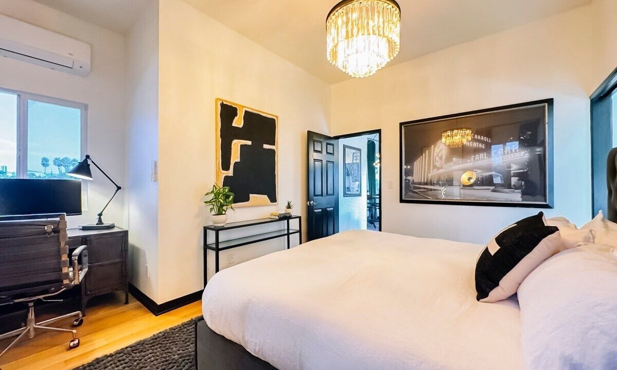 Photo of Bedroom in Mar Vista