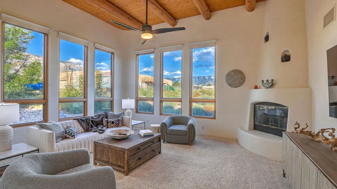 Photo of Livingroom in North Albuquerque Acres