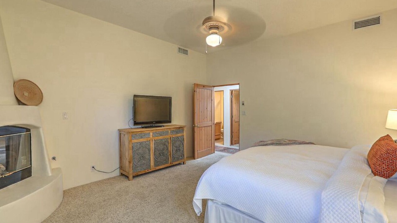 Photo of Bedroom in North Albuquerque Acres