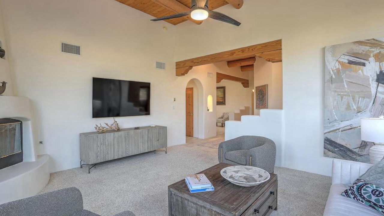 Photo of Livingroom in North Albuquerque Acres