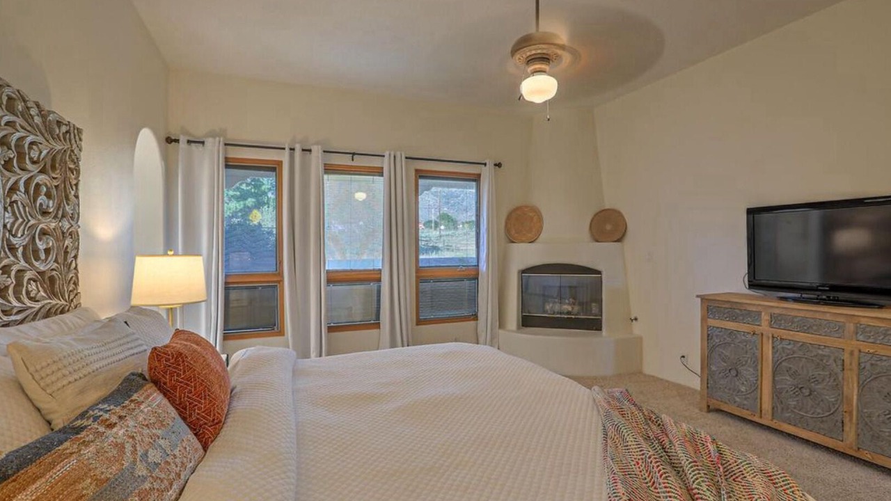 Photo of Bedroom in North Albuquerque Acres