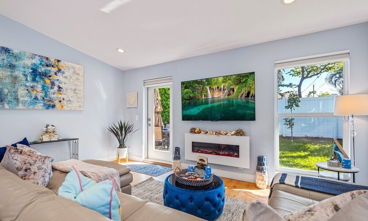 Photo of Livingroom in Tropic Palms