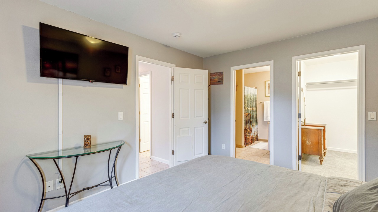 Photo of Bedroom in Central City