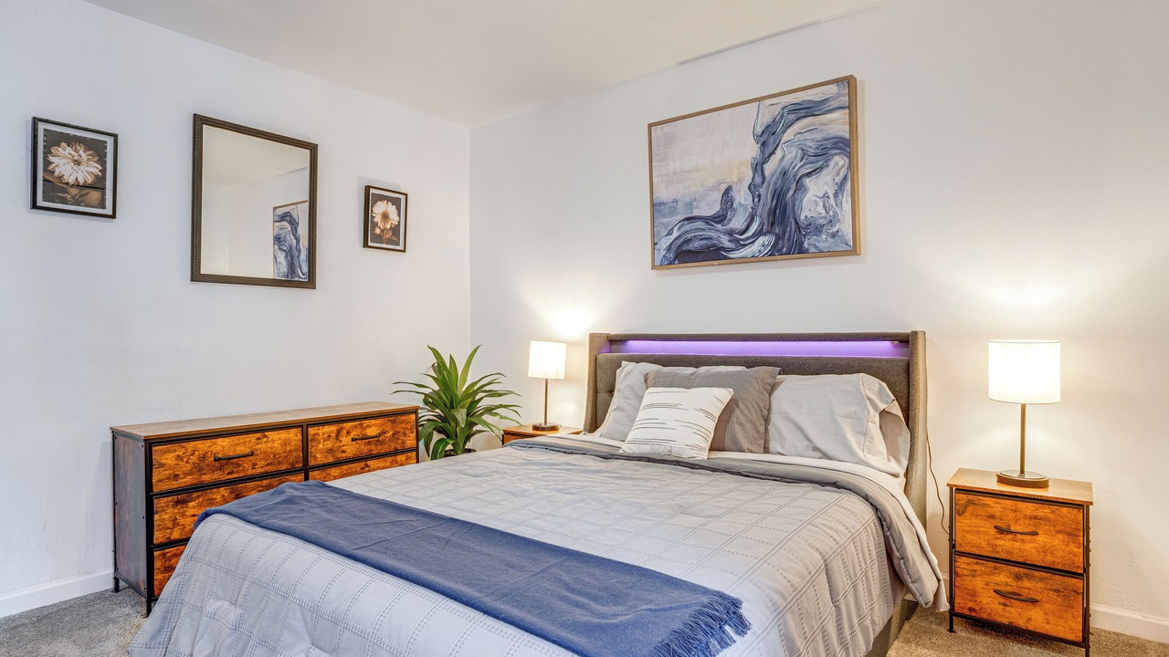 Photo of Bedroom in Central City