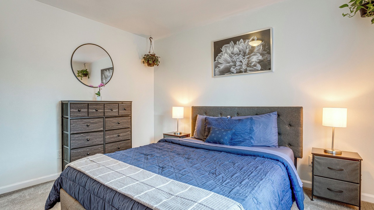 Photo of Bedroom in Central City