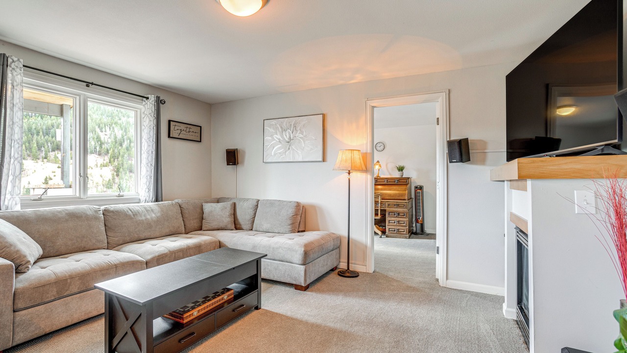 Photo of Livingroom in Central City