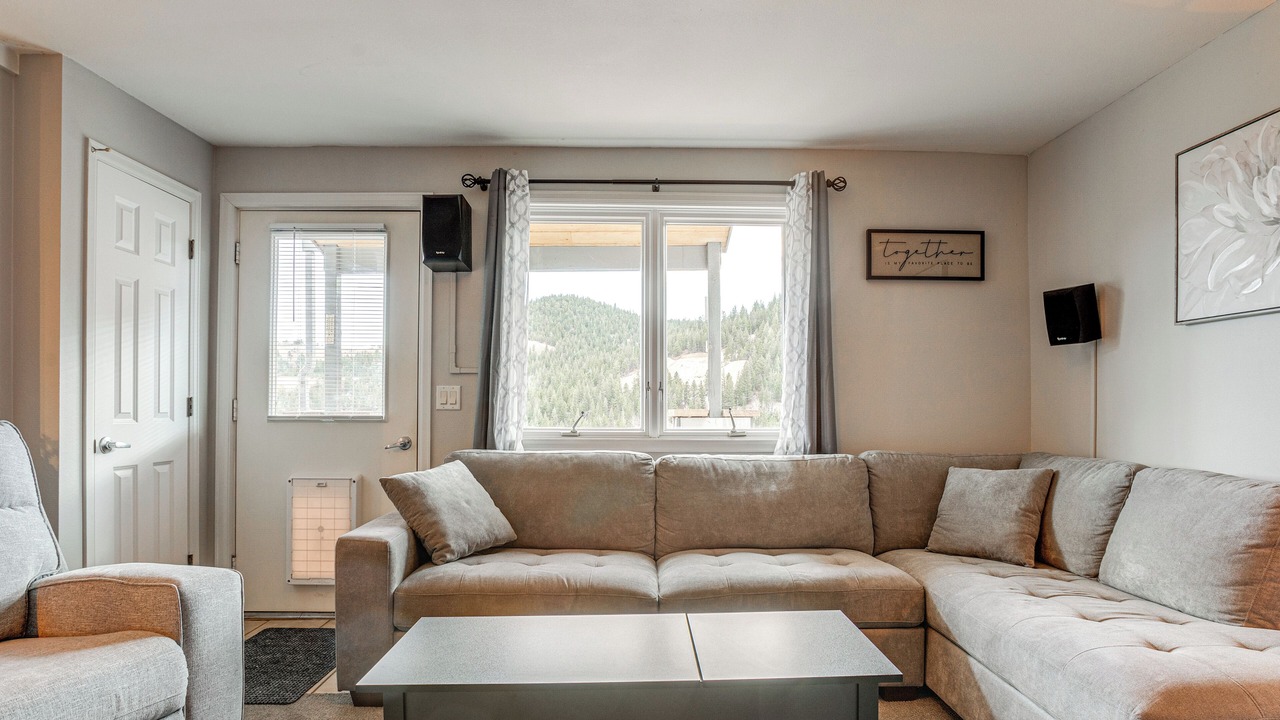 Photo of Livingroom in Central City