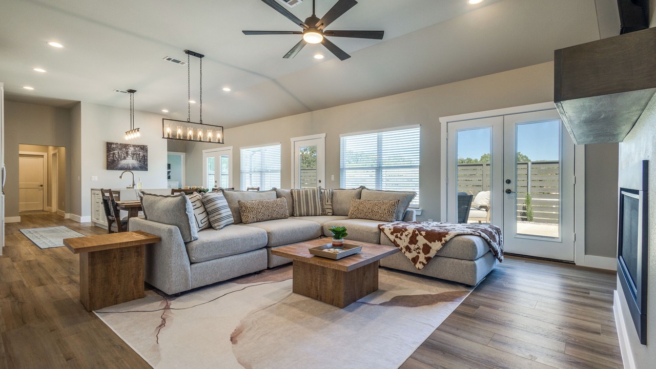 Photo of Livingroom in Hickory Creek