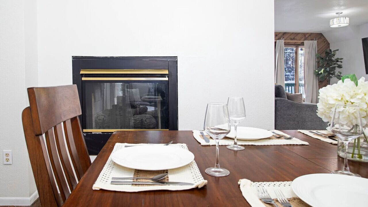 Photo of Livingroom in College