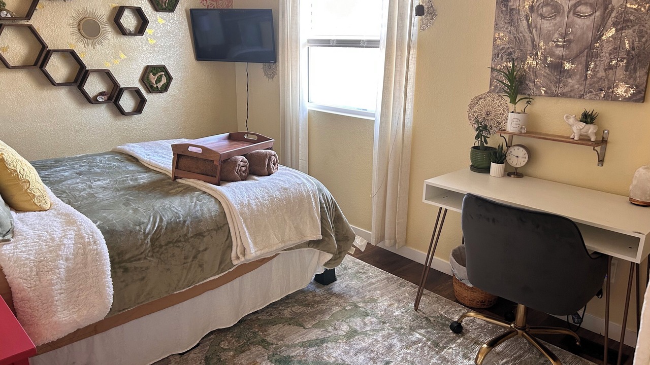 Photo of Bedroom in Roxborough