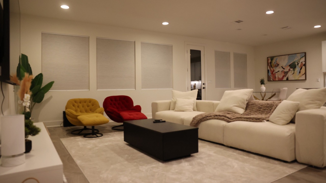 Photo of Livingroom in McNeil