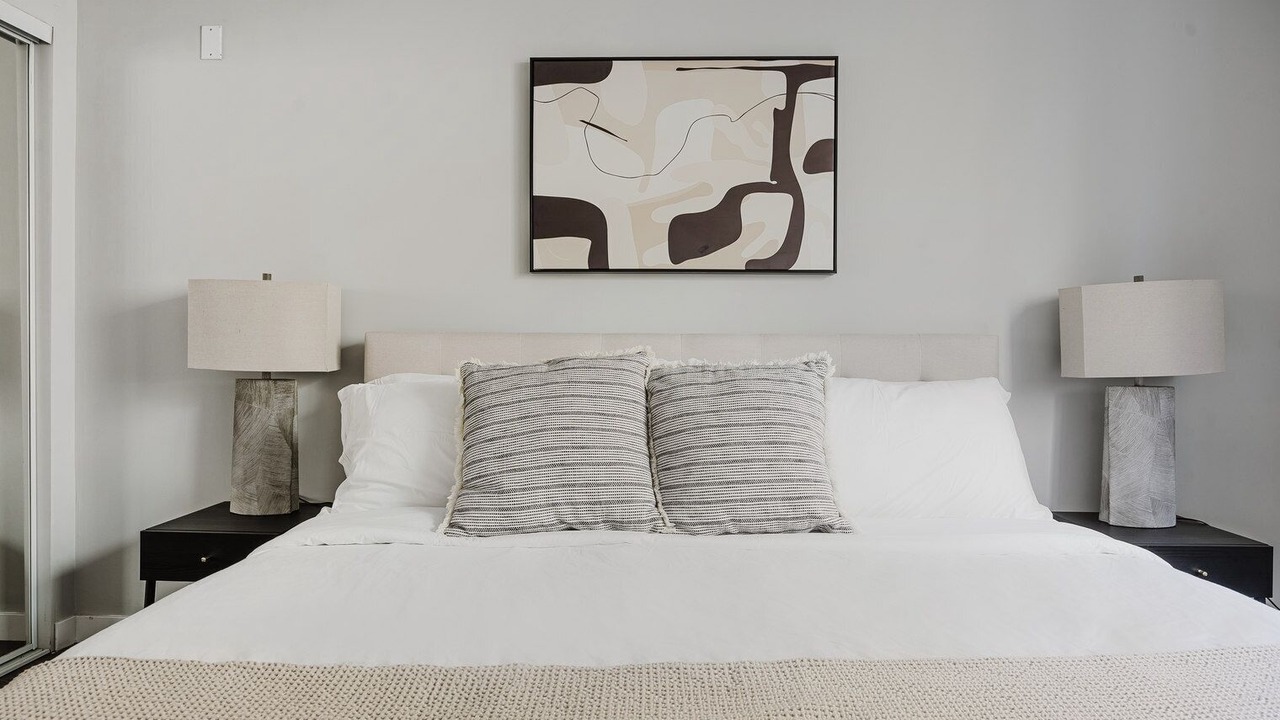 Photo of Bedroom in NoHo Arts District