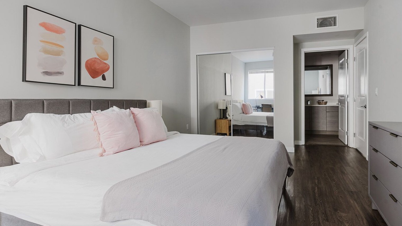 Photo of Bedroom in NoHo Arts District