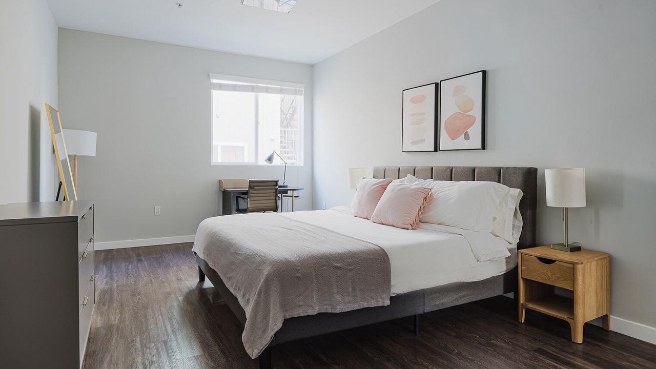 Photo of Bedroom in NoHo Arts District