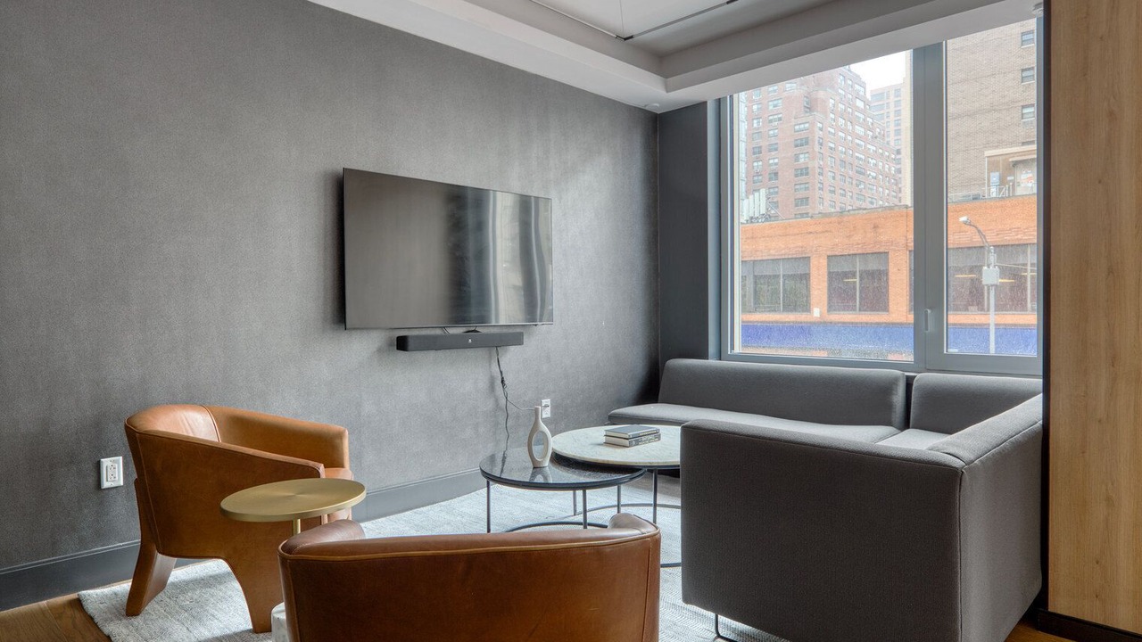 Photo of Livingroom in Peter Cooper Village