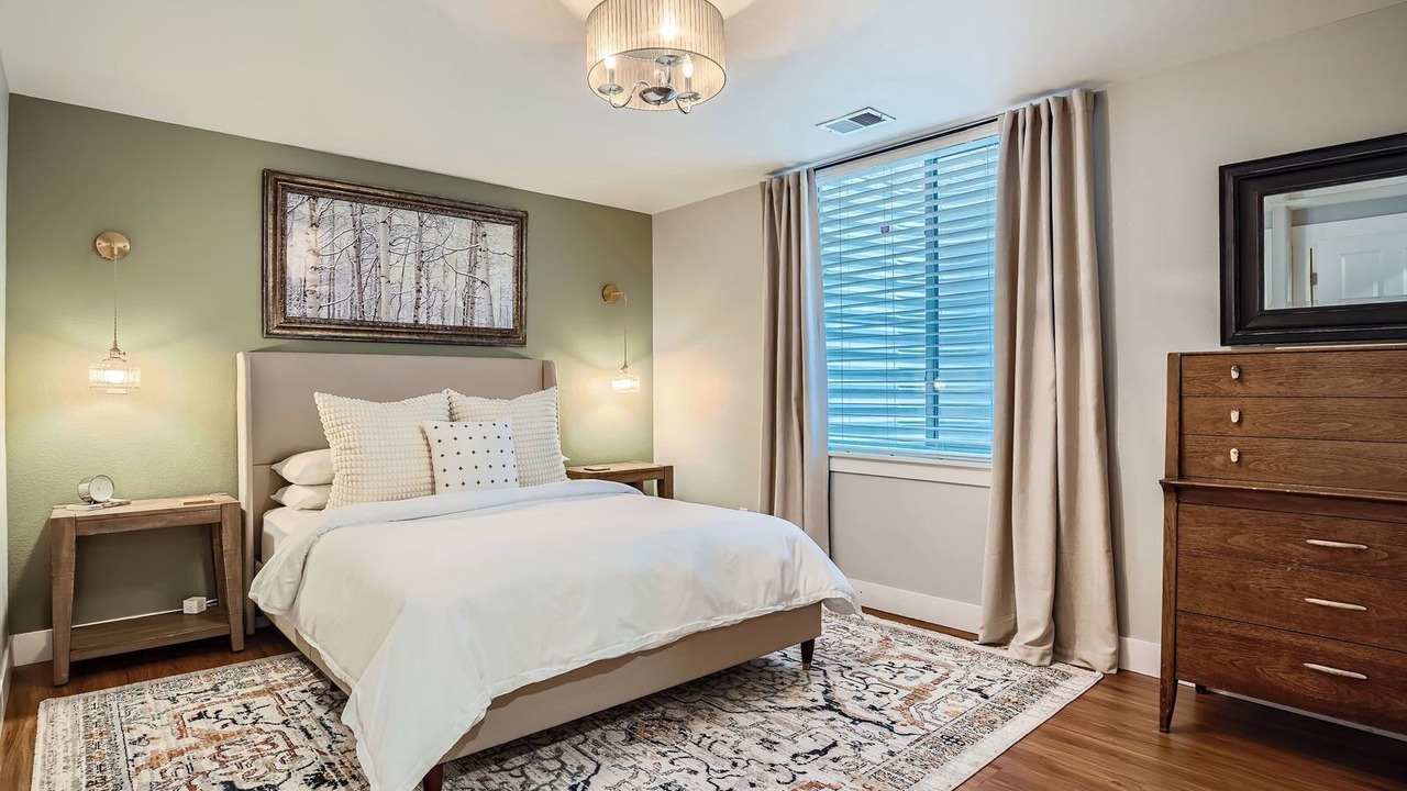 Photo of Bedroom in Stapleton