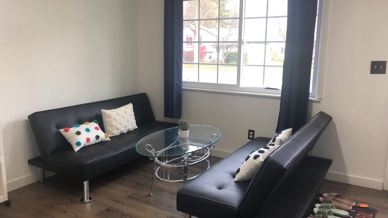 Photo of Livingroom in Bryant Pattengill East
