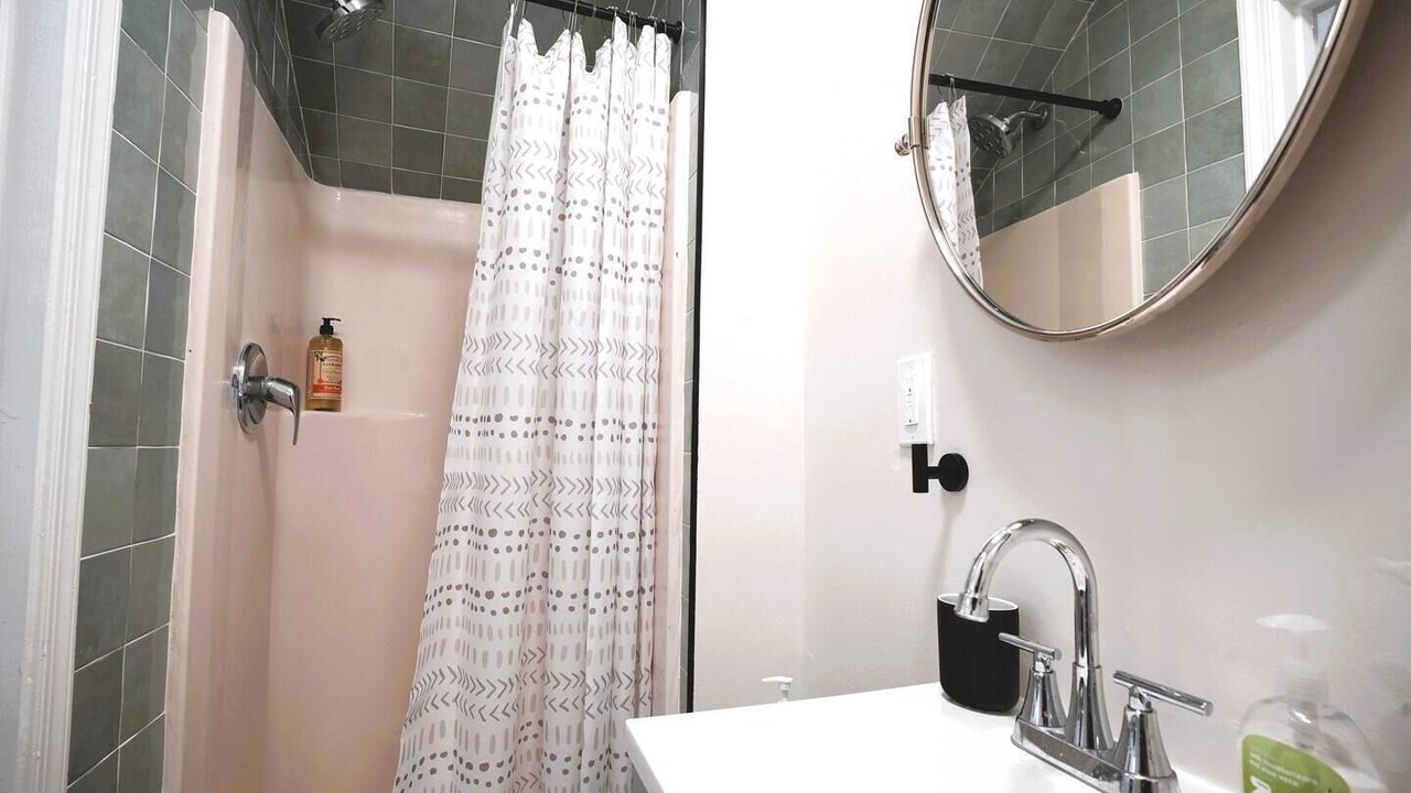 Photo of Bathroom in Dickinson Narrows
