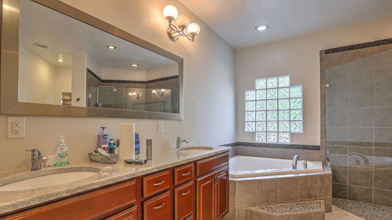 Photo of Bathroom in North Albuquerque Acres