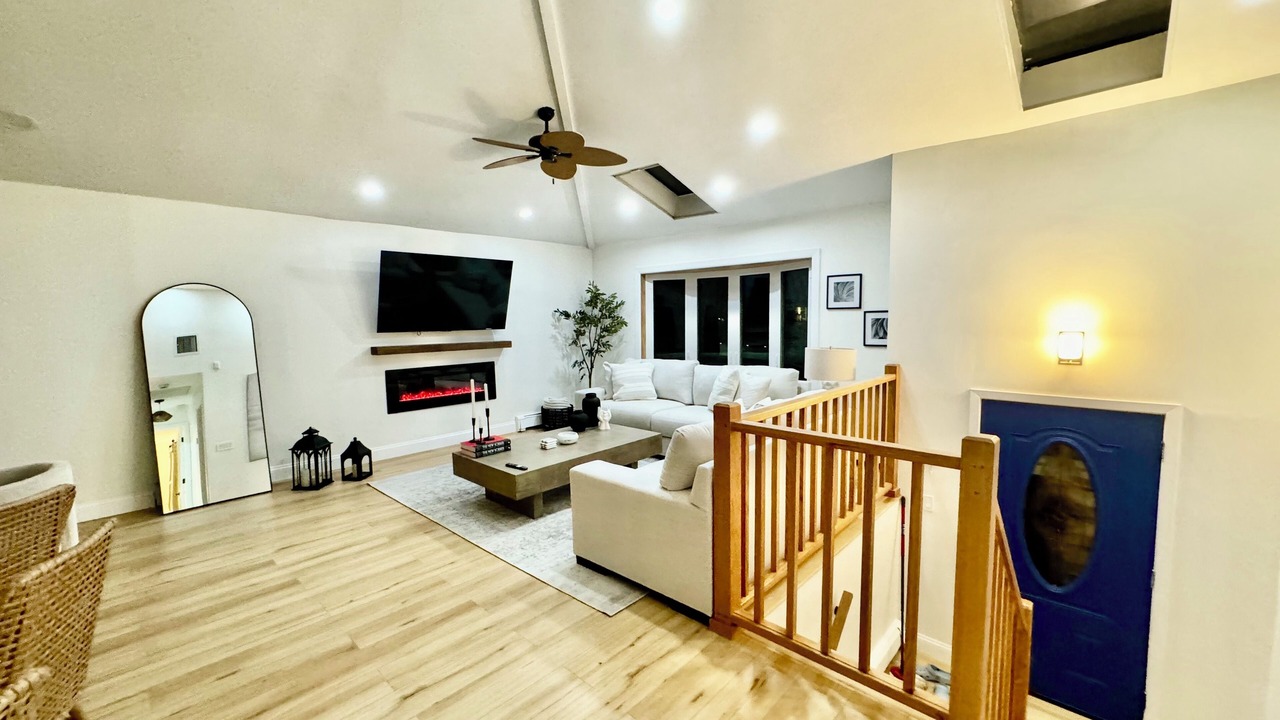 Photo of Livingroom in East Massapequa