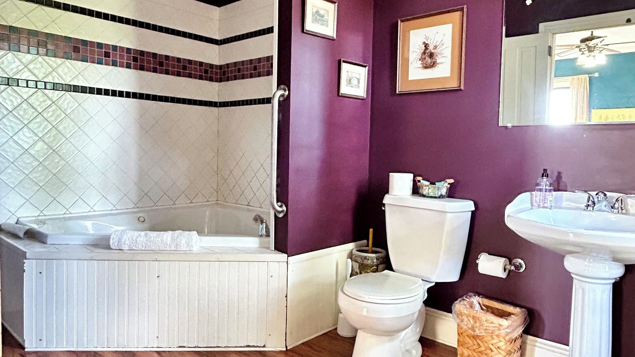 Photo of Bathroom in Adamstown