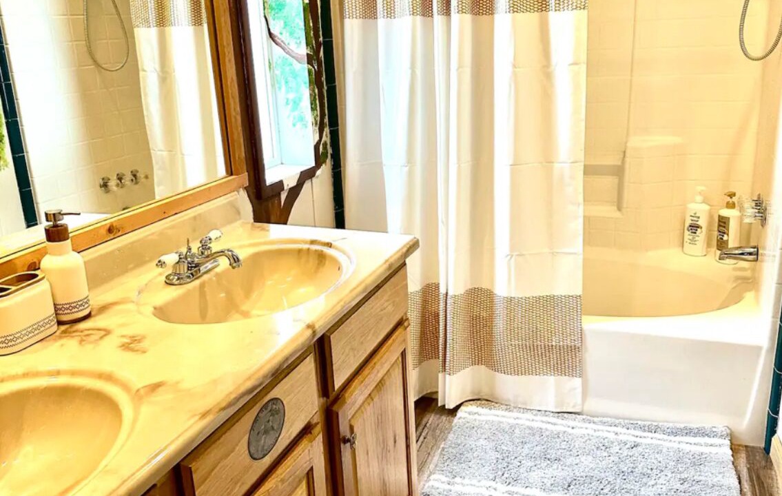 Photo of Bathroom in Monte Vista