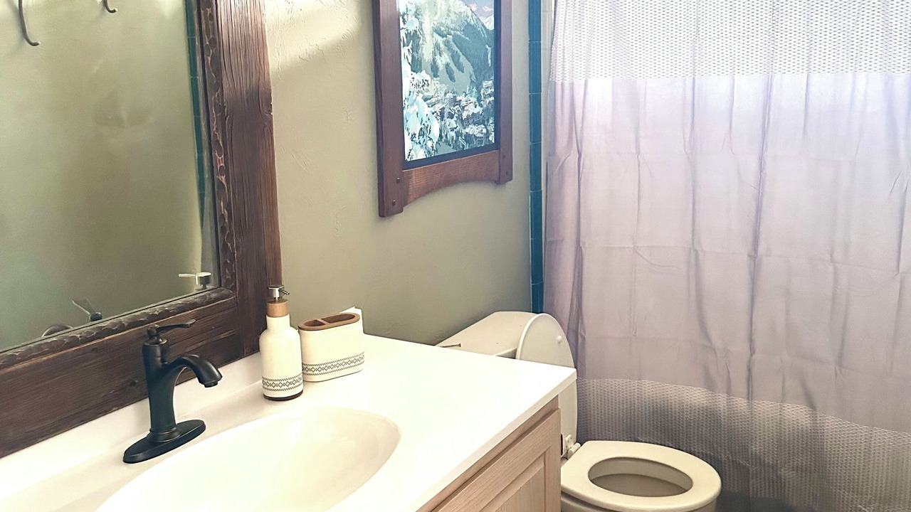 Photo of Bathroom in Monte Vista