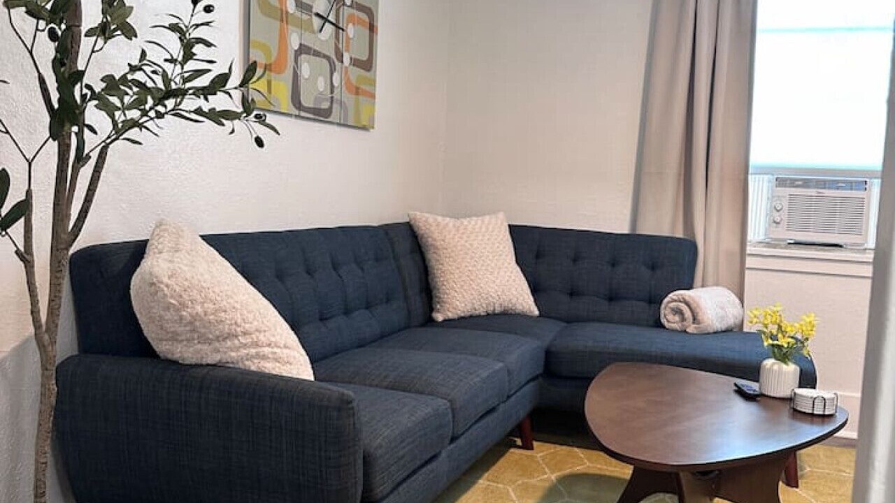 Photo of Livingroom in Downtown Klamath Falls