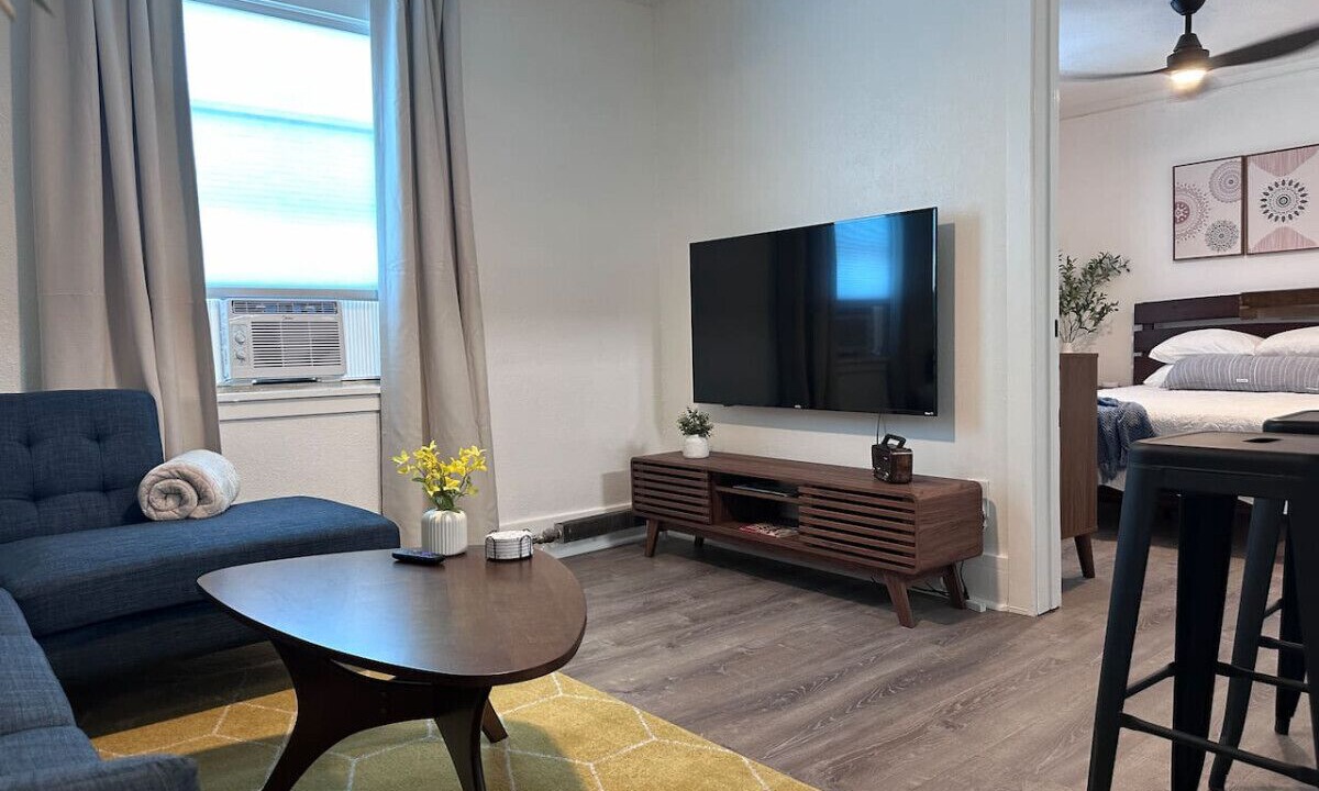 Photo of Livingroom in Downtown Klamath Falls