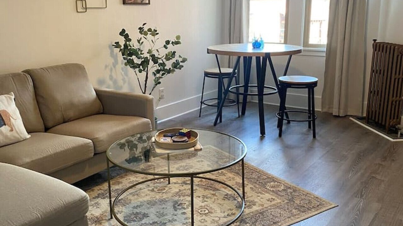 Photo of Livingroom in Downtown Klamath Falls