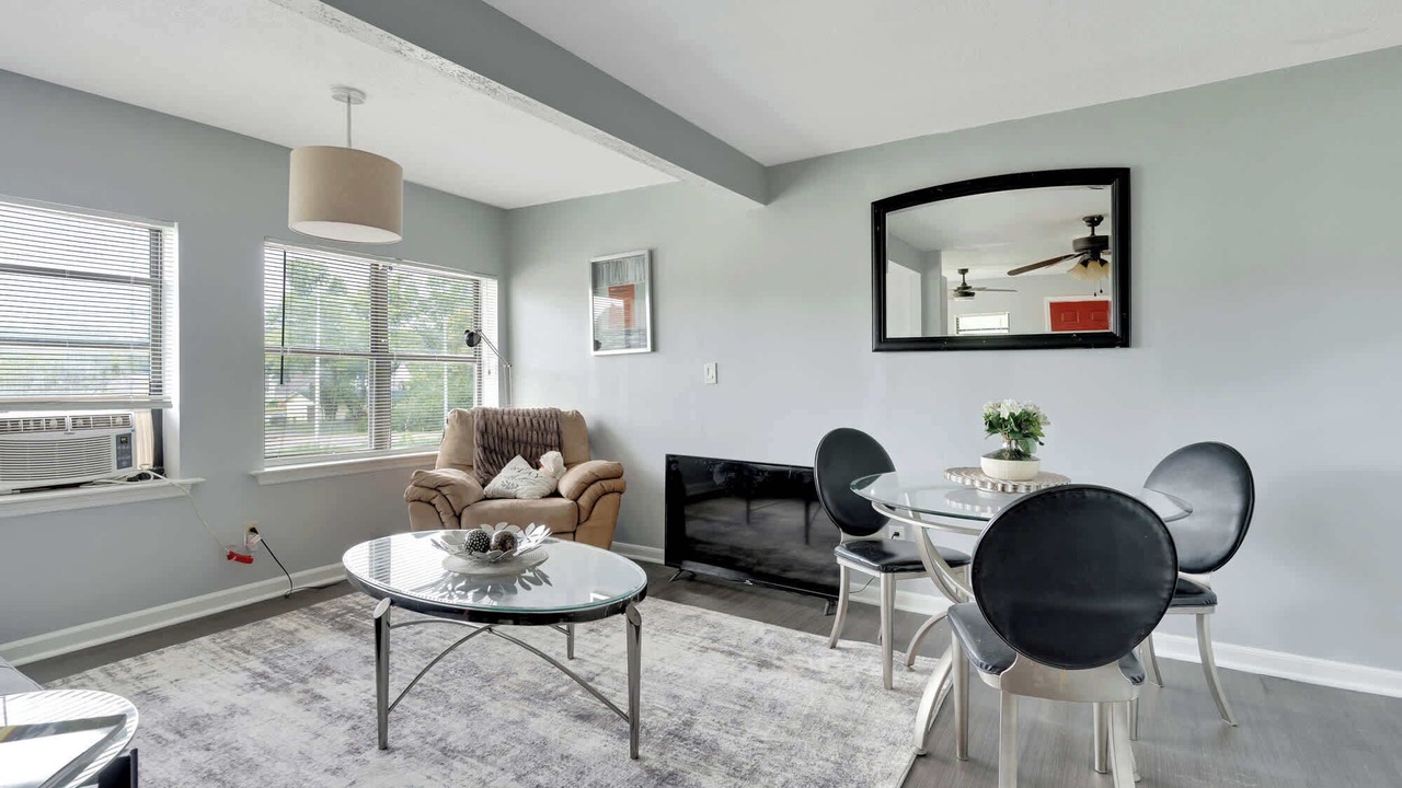 Photo of Livingroom in Collegedale