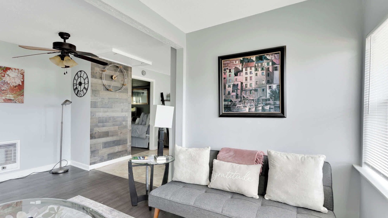 Photo of Livingroom in Collegedale