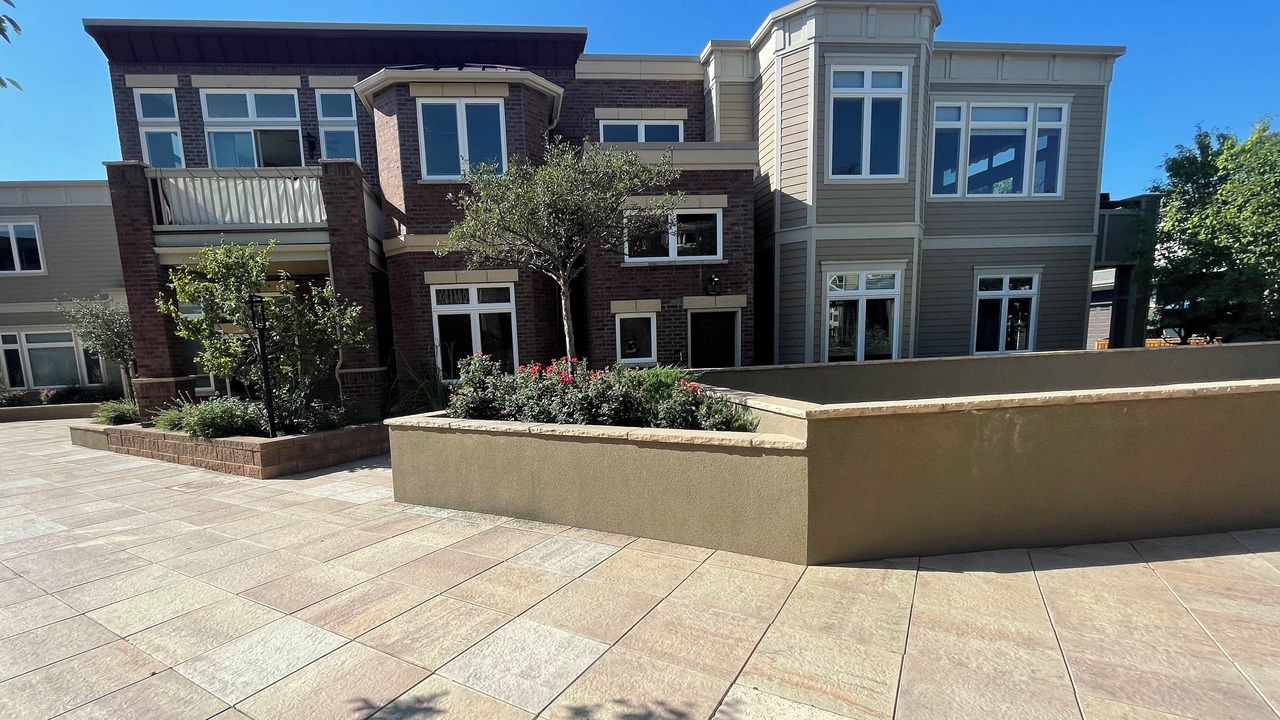 Photo of Outdoor in North Broadway - Holiday