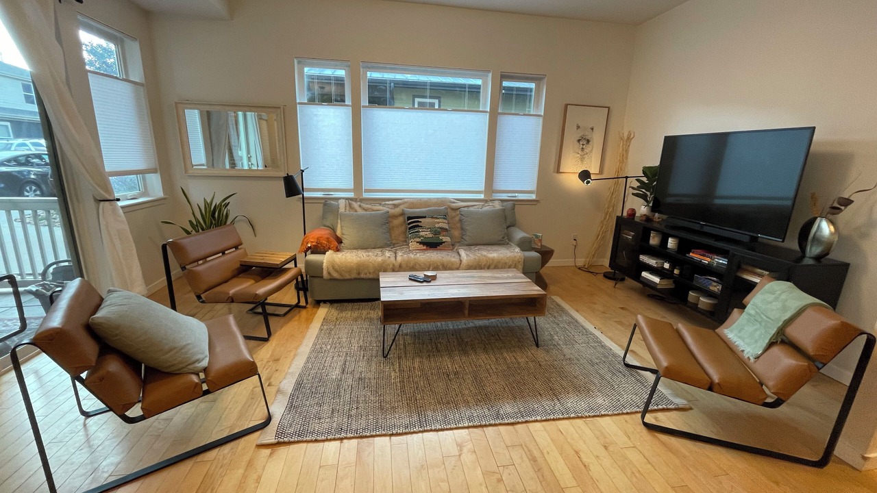 Photo of Livingroom in North Broadway - Holiday
