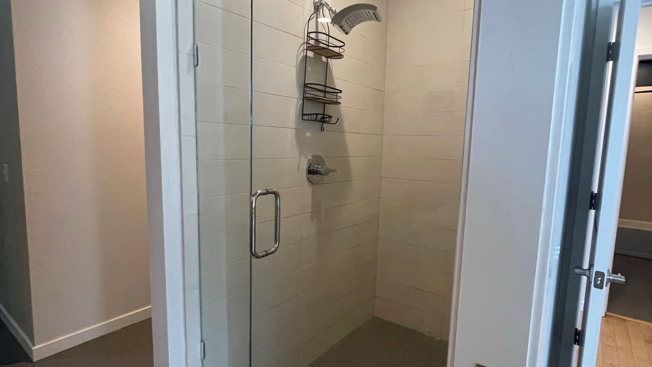 Photo of Bathroom in North Broadway - Holiday