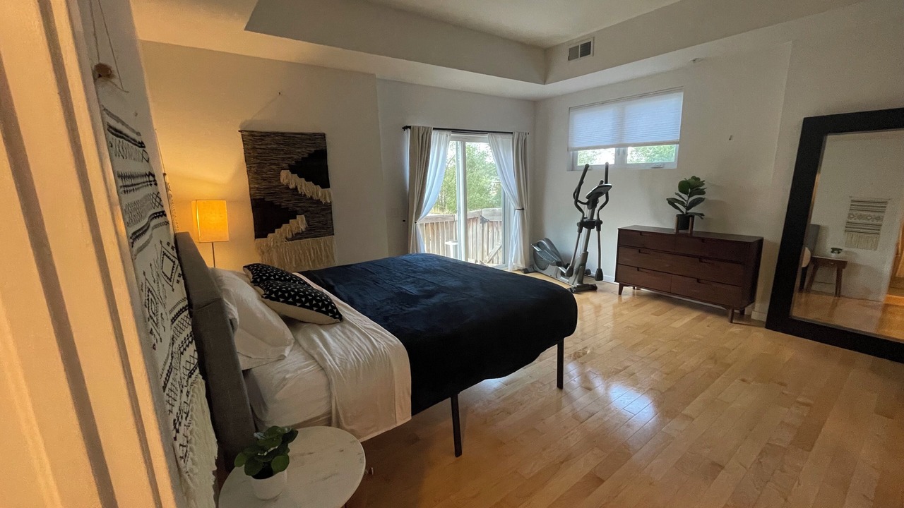 Photo of Bedroom in North Broadway - Holiday