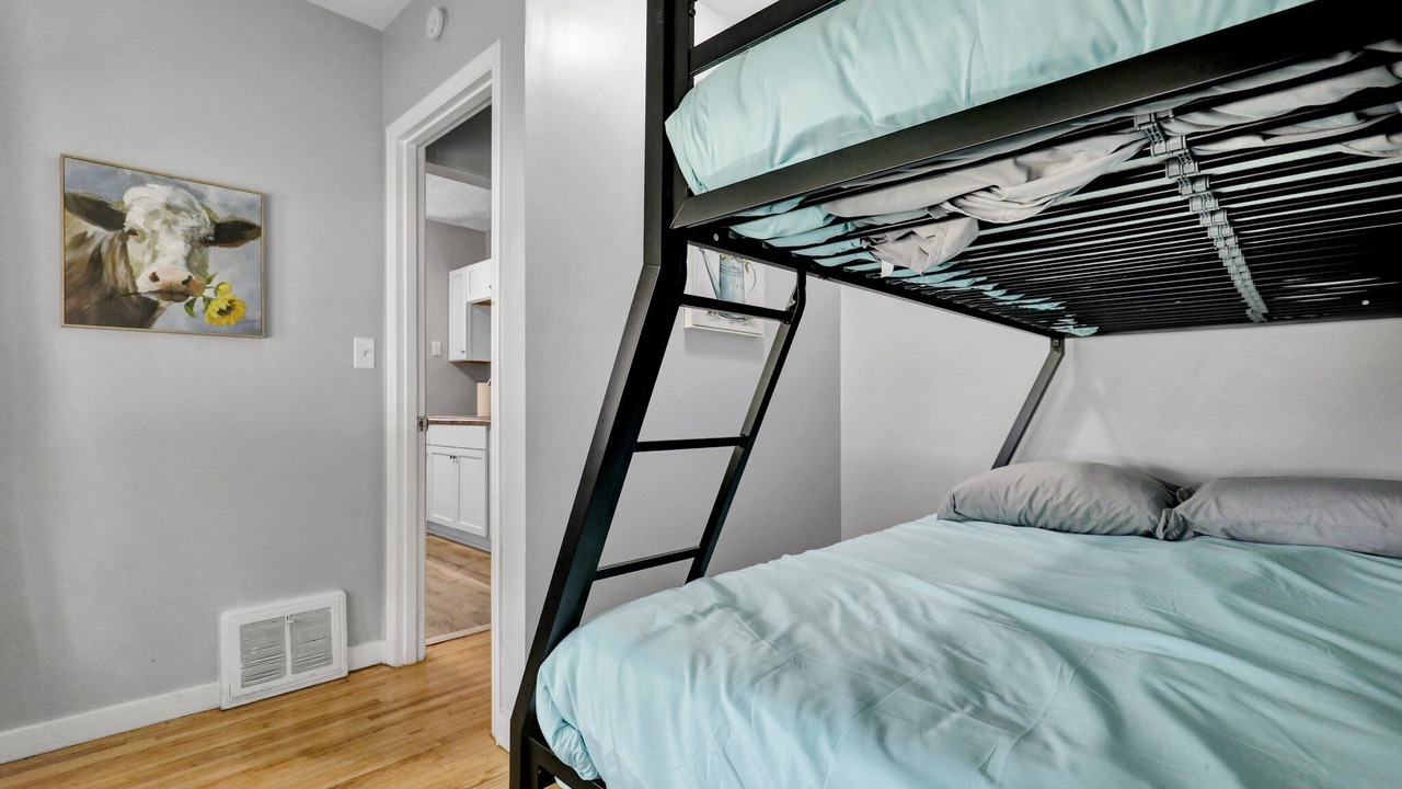 Photo of Bedroom in Lansing