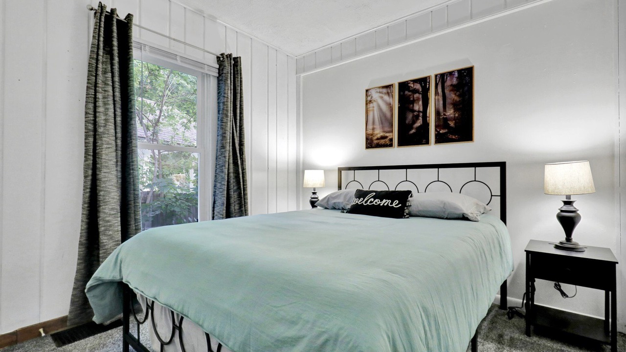 Photo of Bedroom in Lansing