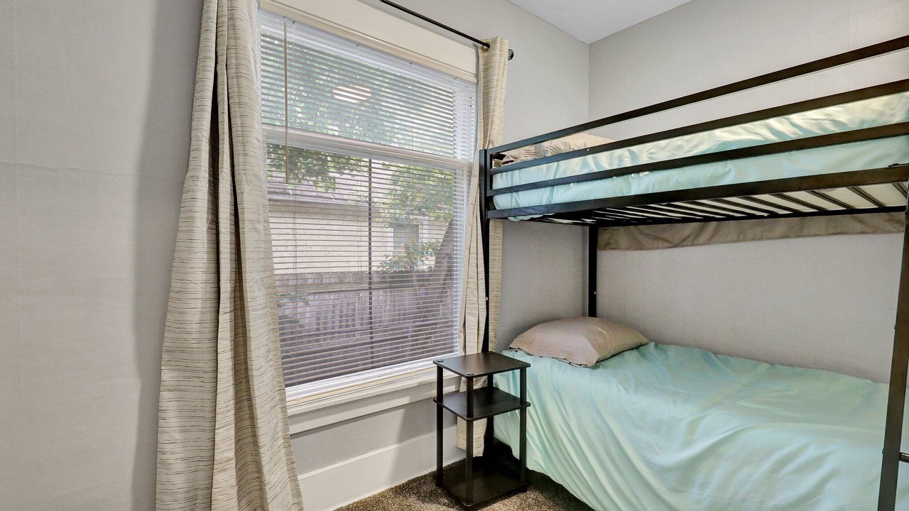 Photo of Bedroom in Lansing