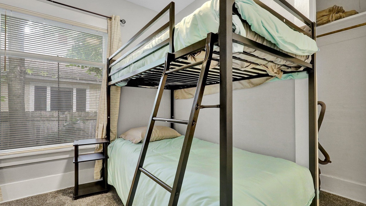 Photo of Bedroom in Lansing