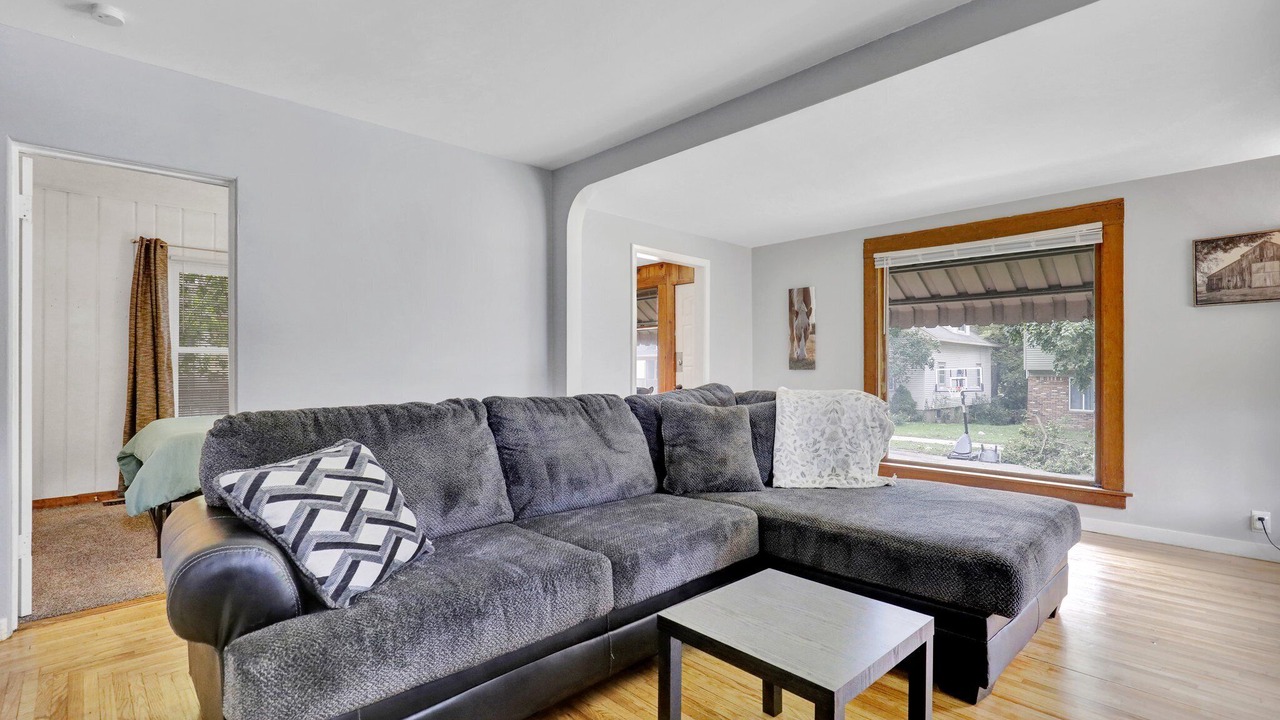 Photo of Livingroom in Lansing