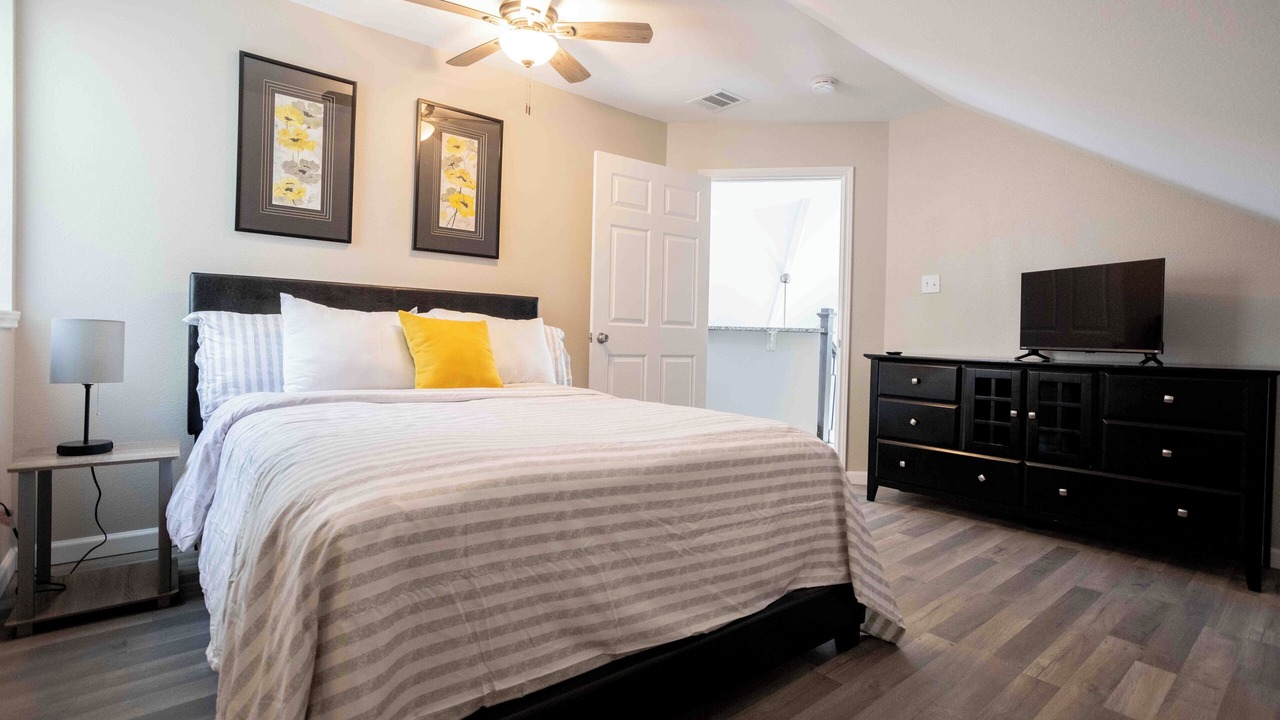 Photo of Bedroom in Alvin