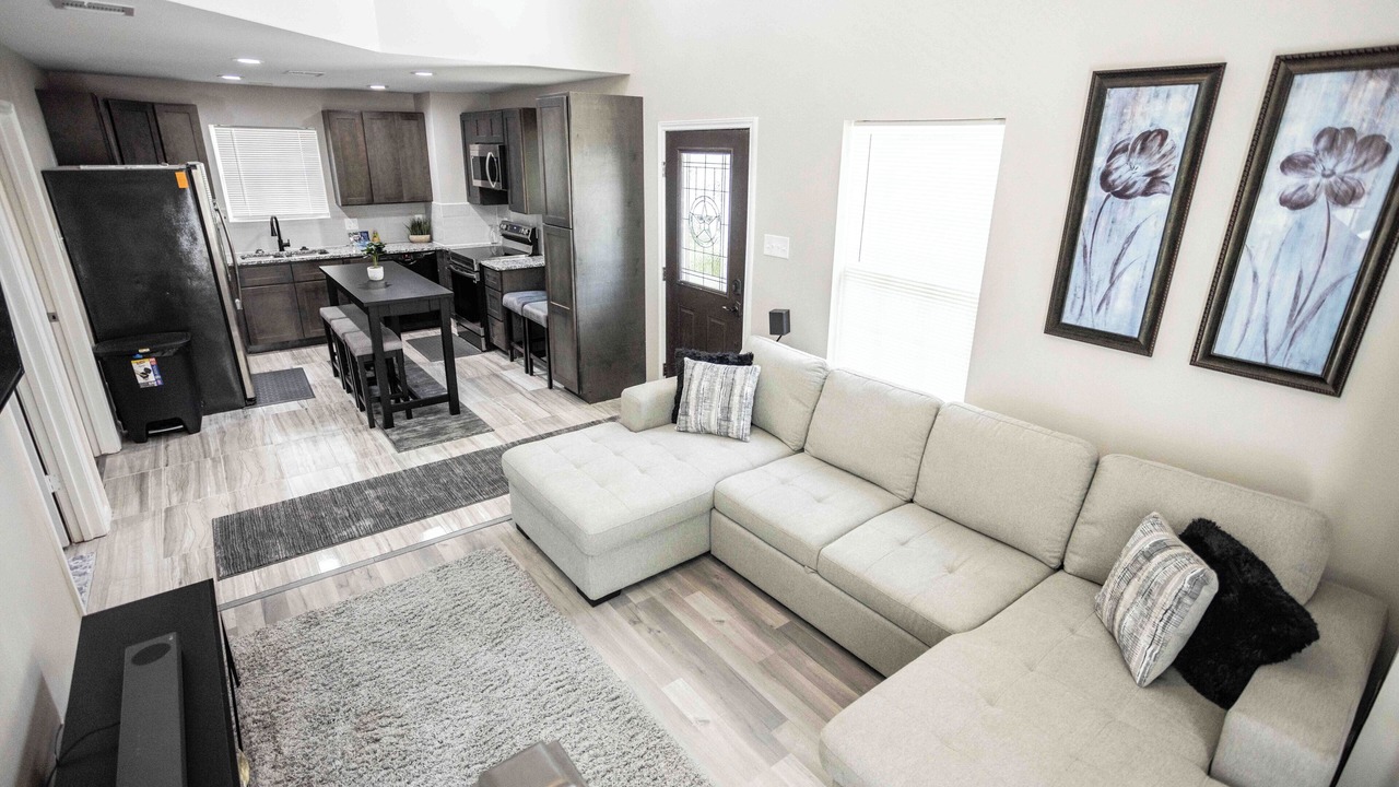 Photo of Livingroom in Alvin