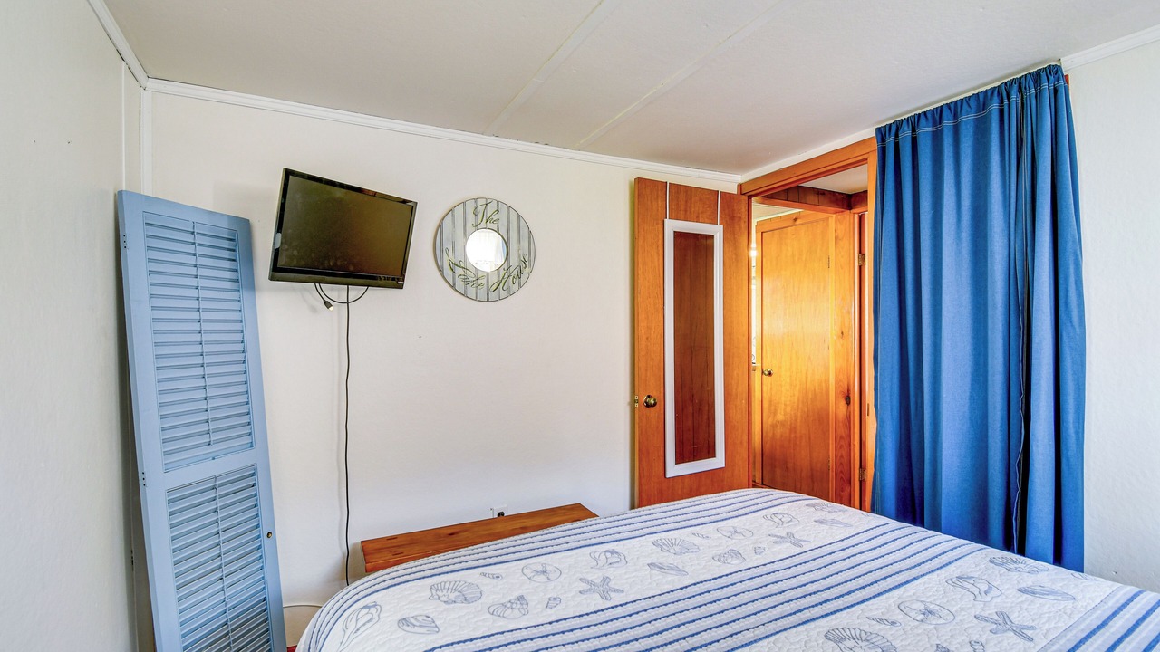 Photo of Bedroom in Poplar Ridge