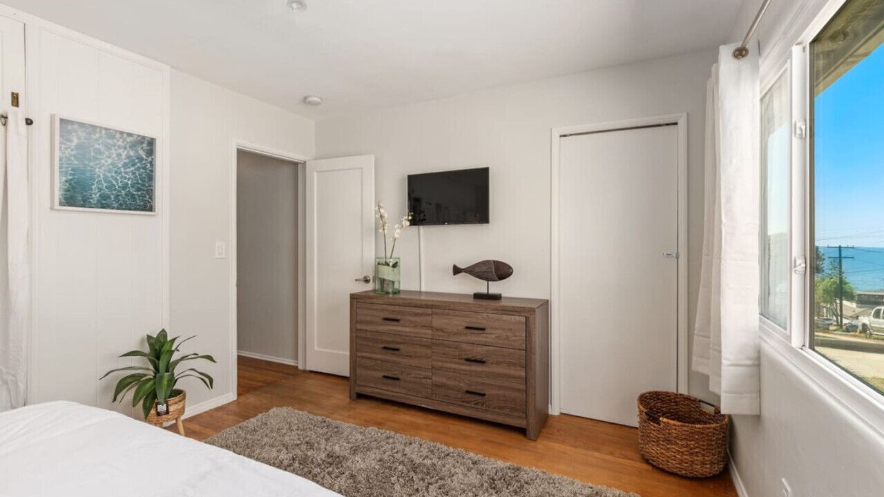 Photo of Bedroom in Sunset Cliffs