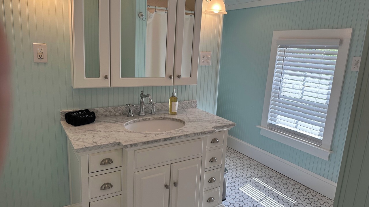 Photo of Bathroom in Avenue